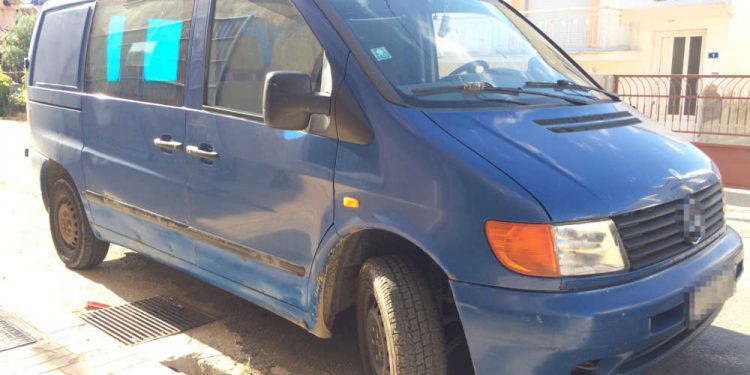 Συνελήφθησαν 3 διακινητές οι οποίοι προωθούσαν στο εσωτερικό της χώρας 31 μη νόμιμους μετανάστες