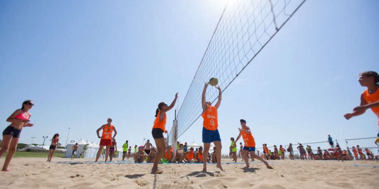 Τα 20 ζευγάρια που λαμβάνουν μέρος στο τουρνουά Μπιτς Βόλεϊ του Ammos στο Μυρωδάτο Ξάνθης