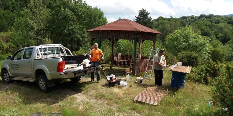 Κυνηγετικός Σύλλογος Ξάνθης: Εργασίες συντήρησης στο κιόσκι που βρίσκεται στην περιοχή του Λειβαδίτη