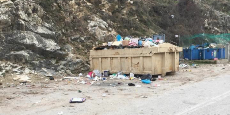 ΜΙΑ ΕΙΚΟΝΑ ΧΙΛΙΕΣ ΛΕΞΕΙΣ!  Ανεξέλεγκτη η ρίψη στερεών  αποβλήτων στον Δήμο Μύκης