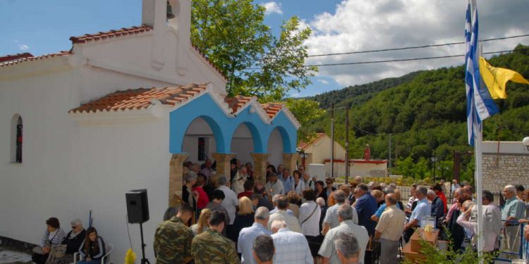 Εκκλησιασμός στον Ι.Ν. Ιωακείμ και Άννης (ΘΕΡΜΕΣ/Λουτρά)