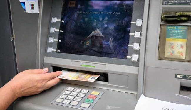 Capital Controls: Από τη Δευτέρα 4 Ιουνίου θα ισχύσει η αύξηση του μηνιαίου ποσού ανάληψης στις 5.000 ευρώ από 2.300 ευρώ!