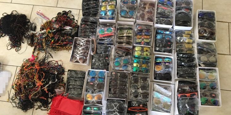 Συνελήφθη 40χρονος αλλοδαπός και κατασχέθηκαν πάνω από 2.000 είδη παρεμπορίου