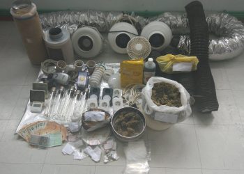 Ο σκύλος «μύρισε» τα ναρκωτικά στο σπίτι 32χρονου στην Ξάνθη