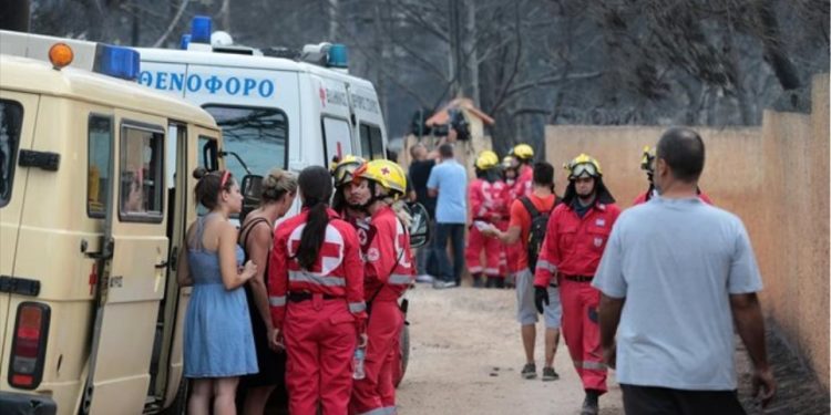 Eλληνικός Ερυθρός Σταυρός: «Υπάρχει ένας και μοναδικός λογαριασμός για τους πυροπαθείς»