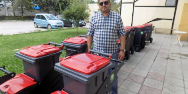 20 ΝEΑ ΧΕΙΡΑΜΑΞΙΔΙΑ για την καθαριότητα στους δρόμους της πόλης!