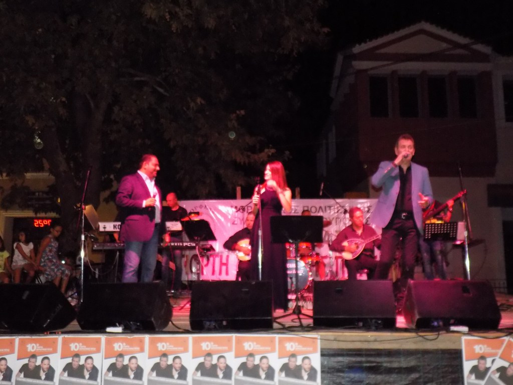 Κοσμοσυρροή στη 10η Γιορτή της Χωριάτικης Πίτας στη Σταυρούπολη! Χειροκροτήθηκαν θερμά Στέλιος και Άγγελος Διονυσίου (ποιοί ήταν-φώτο)