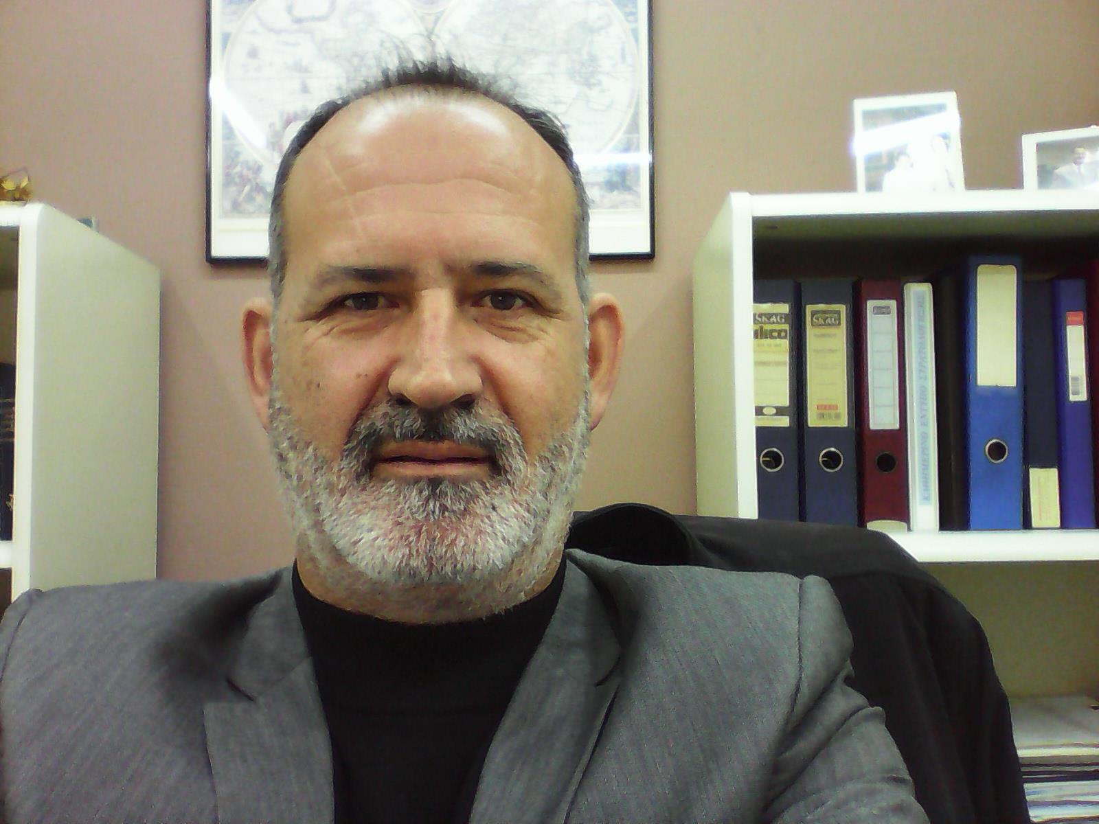 Δολοφονημένος με μια σφαίρα στη καρδιά βρέθηκε ο γνωστός ασφαλιστής Κώστας Δαλακούρας!