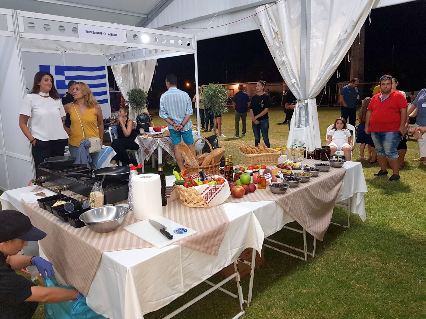 ΞΕΧΩΡΙΣΤΕΣ ΓΕΥΣΕΙΣ ΜΕ ΡΟΔΑΚΙΝΑ VELVITA!  Βραδιά γευσιγνωσίας στην Έκθεση Τοπικών προϊόντων  με πρόταση για πρωϊνό στα ξενοδοχεία της περιοχής