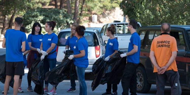 Η “ΡΟΔΟΠΗ” συνέβαλε στον καθαρισμό του περιαστικού άλσους της Ξάνθης