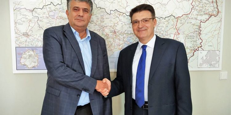 ΔΩΣΑΝΕ ΧΕΡΙΑ  Ζαγναφέρης-Πέτροβιτς ΜΑΖΙ  με Μαρκόπουλο, Πατακάκη και Τσαλικίδη!