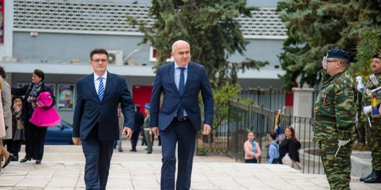 Ο ΤΟΨΙΔΗΣ ΕΠΙΤΑΧΥΝΕ  Τις εξελίξεις στην Περιφέρεια ΑΜΘ!