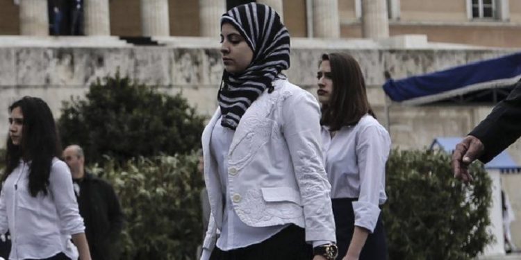 Καβάλα: Πρόσφυγες από τη Συρία θα παρελάσουν την 28η Οκτωβρίου στη θέση Ελλήνων που αρνηθήκαν