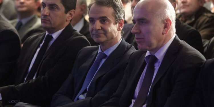 Και με υπογραφές κατά Μέτιου!  Δεν τον θέλει κανείς, στον Κυριάκο  το «μπαλάκι» από τον Αυγενάκη!