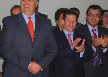 ΔΕΝ ΚΑΤΕΒΑΙΝΕΙ Ο ΤΣΟΛΑΚΙΔΗΣ!  Εκτός αν ΔΕΝ δεχτεί ο …Νίκος Τσιναρίδης!