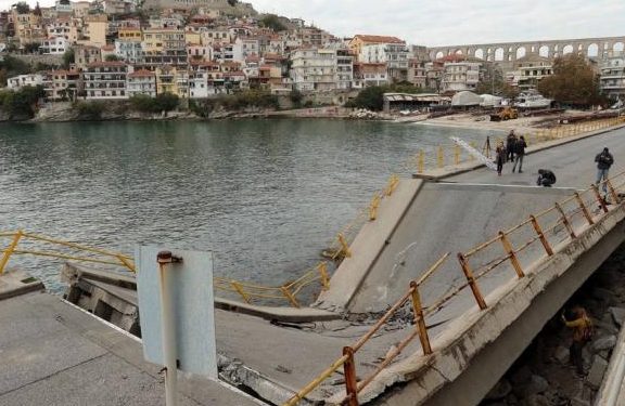 ΓΙΑ ΓΕΛΙΑ! Η ΤΣΑΝΑΚΑ ΦΩΝΑΞΕ ΚΑΙ ΤΟΝ…ΜΕΤΙΟ!  Σε είκοσι μέρες το «πόρισμα» για  την πεσμένη γέφυρα της Καβάλας!