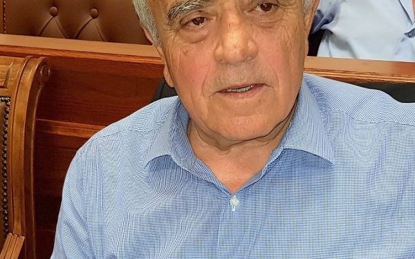 ΞΑΝΘΙΩΤΙΚΑ ΠΑΡΑΣΚΗΝΙΑ – Τι λέει ο Πασχάλης Λύρατζης για την φωτογραφία με τον Τσέπελη