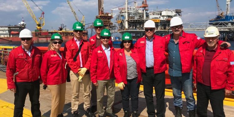 H Βρετανίδα πρέσβειρα στις εγκαταστάσεις της Energean στον Πρίνο Καβάλας