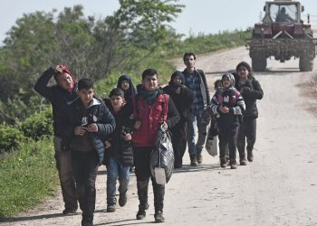 Καραβάνια οι μετανάστες στη Θράκη: Διπλάσιοι από πέρσι πέρασαν τα σύνορα από τον Έβρο