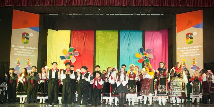 Με επιτυχία ολοκληρώθηκε το 6ο Φεστιβάλ παιδικών παραδοσιακών χορευτικών συγκροτημάτων στην Ξάνθη