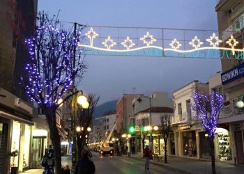 Διακοπή κυκλοφορίας οχημάτων επί της οδού 28ης Οκτωβρίου για χριστουγεννιάτικο διάκοσμο