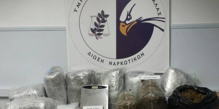 Περισσότερα από 45 κιλά ακατέργαστης κάνναβης και 207 γραμμάρια κοκαΐνης κατασχέθηκαν στην Καβάλα