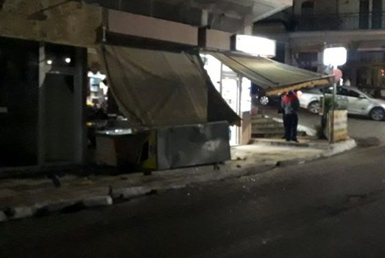 Τρελή κούρσα στο Διδυμότειχο: Αυτοκίνητο μπήκε σε κατάστημα