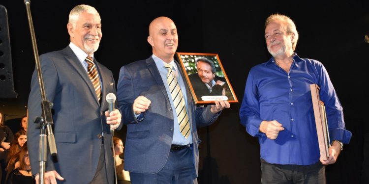 Στέλιος Αρσενίου:  Α – Ω ( ΓΡΗΓΟΡΗΣ ΒΑΛΤΙΝΟΣ )