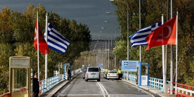 Τούρκος δημοσιογράφος πέρασε στον Έβρο και ζητά πολιτικό άσυλο