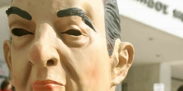 Κινηματογραφική ληστεία στην Καβάλα: Πήραν 4,2 εκατ. ευρώ με μάσκες Καραμανλή και Παπανδρέου