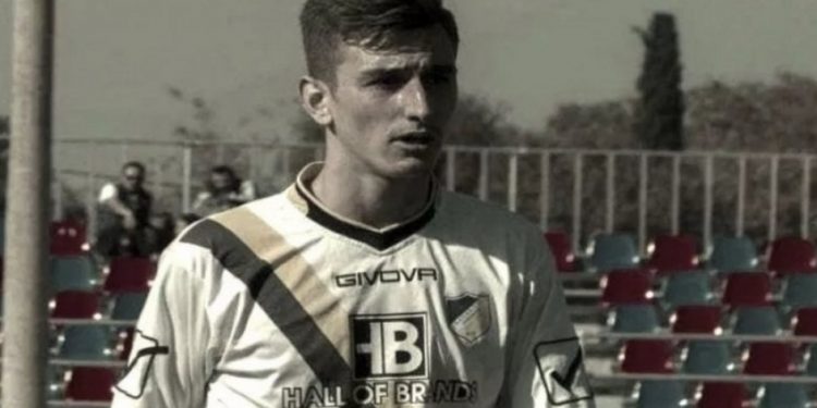 Ξάνθη: Συγκλονίζει η αυτοκτονία ποδοσφαιριστή – «Μακάρι να είχαμε καταλάβει κάτι», λέει ο παππούς του