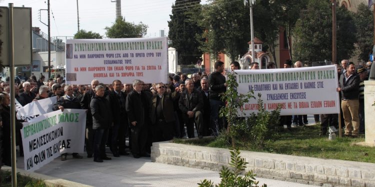 ΣΥΝΤΟΝΙΣΤΙΚΗ ΕΠΙΤΡΟΠΗ  ΑΓΡΟΤΙΚΩΝ ΚΑΙ ΚΤΗΝΟΤΡΟΦΙΚΩΝ ΣΥΛΛΟΓΩΝ ΠΕΡΙΦΕΡΕΙΑΣ ΑΜΘ: ΑΠΕΙΛΟΥΝ ΑΝΟΙΧΤΑ ΤΣΙΠΡΑ-ΑΡΑΧΩΒΙΤΗ – Θα απαντήσουμε με τη ψήφο μας, πλησιάζει!