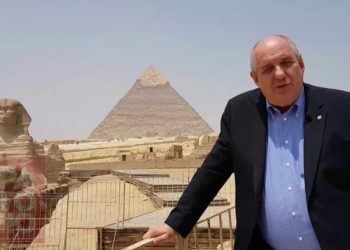 Ο πολυταξιδεμένος υφυπουργός – Απίστευτο: 70 ταξίδια σε 26 μήνες για τον Τέρενς Κουίκ