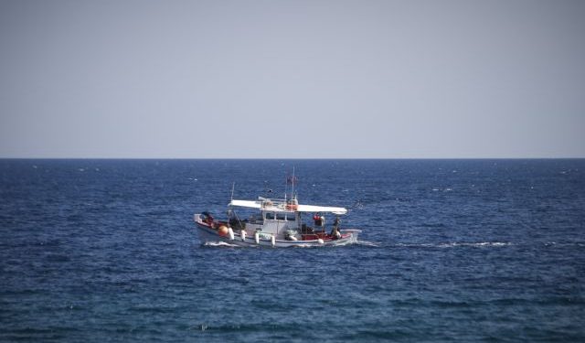 Προκλητικοί Τούρκοι ψαράδες στο Θρακικό Πέλαγος 