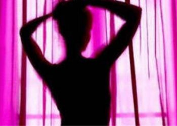 Ξάνθη: Ιδιοκτήτης μπαρ ήθελε με τη βία να βγάλει στο «κλαρί» τις σερβιτόρες!