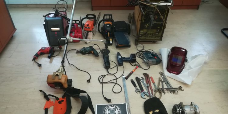 Εξιχνιάστηκαν 6 κλοπές από αποθήκες σπιτιών, αγρόκτημα και εργοτάξιο στο νομό Ροδόπης 