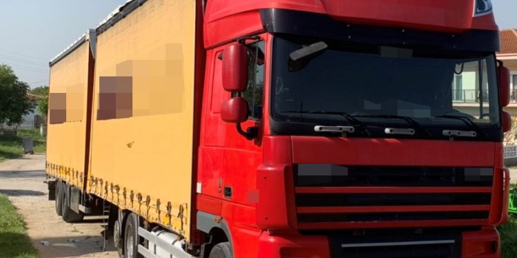 Συνελήφθησαν 5 διακινητές και 26 λαθρομετανάστες στους νομούς Έβρου και Ροδόπης