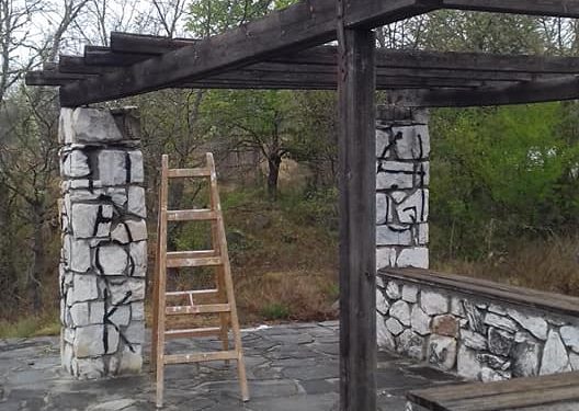 Κυνηγετικός Σταυρούπολης Ξάνθης: Επισκεύασε κιόσκι που βρίσκεται στην διασταύρωση Καρυοφύτου – Νεοχωρίου 