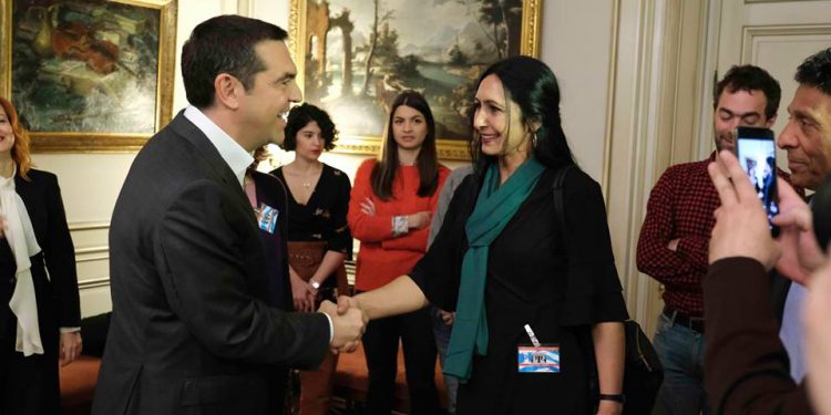 Συμμετοχή της Σουλεϊμάν Σαμπιχά στον Πρώτο Επίσημο Εορτασμό της Διεθνούς Ημέρας Ρομά από τον Έλληνα πρωθυπουργό Αλέξη Τσίπρα
