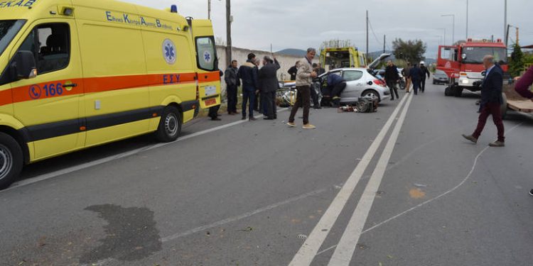 Διακινητής λαθρομεταναστών συγκρούστηκε με ΙΧΕ αυτοκίνητο στην επαρχιακή οδό  Ξάνθης – Μαγγάνων στην προσπάθεια του να διαφύγει την σύλληψη