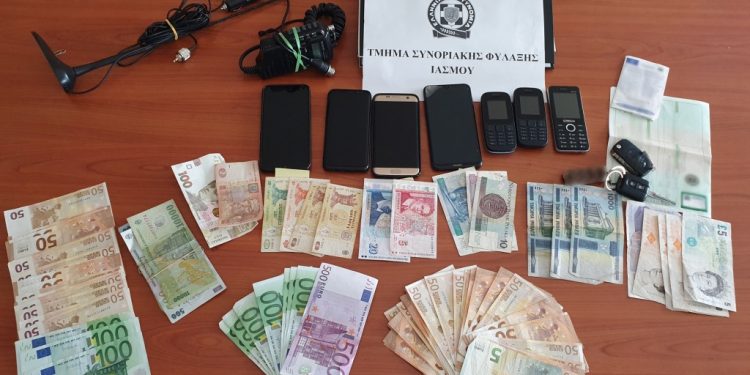 Συνελήφθησαν στο νομό Ροδόπης 5 διακινητές και 14 λαθρομετανάστες