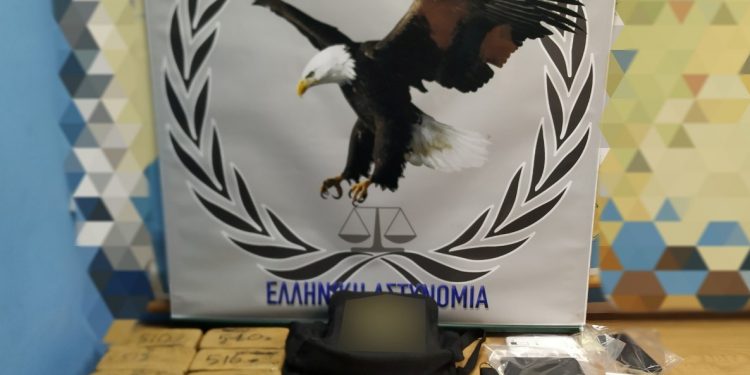Πέρασαν τον Εβρο με 6 κιλά ηρωίνης στο αυτοκίνητό τους