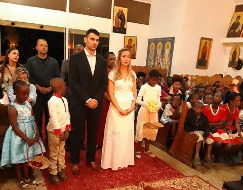 Ζευγάρι Ελλήνων εθελοντών από την Ξάνθη παντρεύτηκε στην Κένυα!