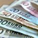 Αναδρομικά: Ποιοι θα λάβουν έως 7.338 ευρώ