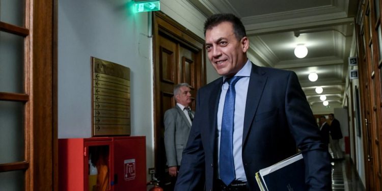 Τι προβλέπει η εγκύκλιος Βρούτση για την κατάργηση του «φακελώματος» των εργαζομένων