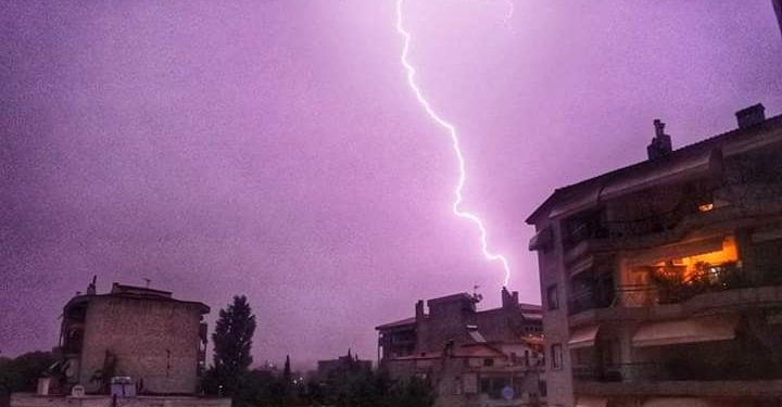 Θράκη: Έγινε η νύχτα μέρα από τους κεραυνούς