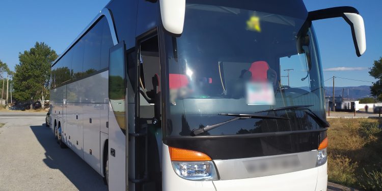 Στους νομούς Έβρου και Ροδόπης: Συνελήφθησαν 8 διακινητές, οι οποίοι εμπλέκονται σε υποθέσεις παράνομης μεταφοράς μη νόμιμων μεταναστών