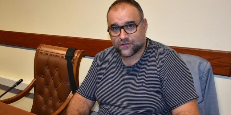 ΔΗΛΩΣΗ ΒΟΜΒΑ ΠΑΣΧΑΛΗ ΛΥΡΑΤΖΗ:  Φέρτε στο επόμενο δημοτικό συμβούλιο θέμα της ΔΕΥΑΞ! Δεν πάει άλλο κύριε Τσέπελη!