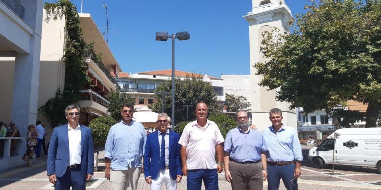 ΣΚΛΗΡΗ ΑΠΑΝΤΗΣΗ Γ. ΠΑΠΑΧΡΟΝΗ ΣΤΟΝ ΤΣΕΠΕΛΗ:  Από τη μια συνεργασία κι από  την άλλη…άγρα συμβούλων! 