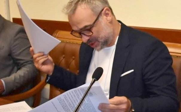 ΑΛΛΑ Ο ΜΠΟΥΤΟΣ, ΑΛΛΑ Ο ΦΑΝΟΥΡΑΚΗΣ!  Δεν χρειαζόμασταν απόφαση του δημοτικού συμβουλίου Ξάνθης για το ταξίδι στις Βρυξέλλες!